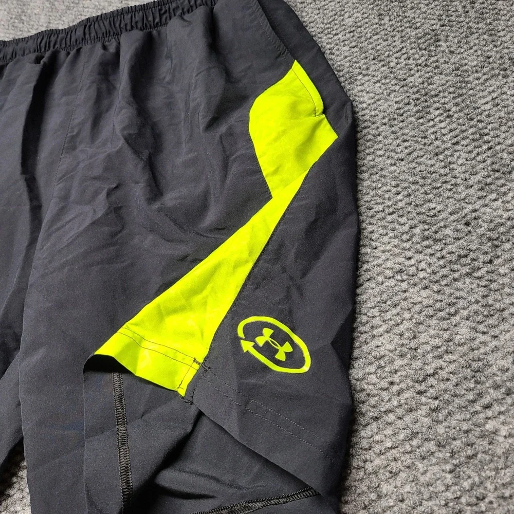 Under Armour HeatGear Mens Medium Black Neon Green Running Training Shorts